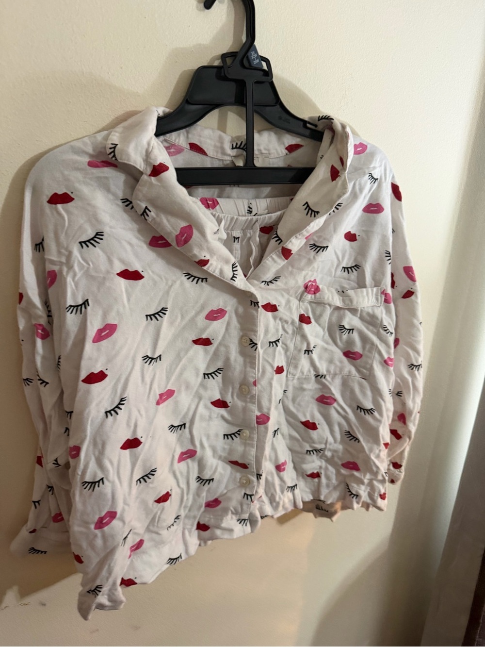 LOFT Size XXL Pajama Set Shorts and Shirt with Pink and Red Lip Print